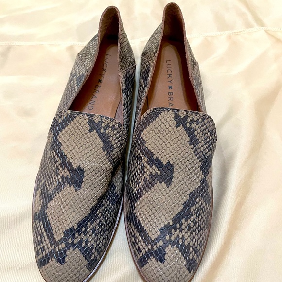 Lucky Brand slip on Snakeskin Loafer - Picture 3 of 3